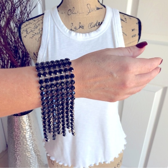 Jewelry - Gorgeous Black Fringe Bracelet!